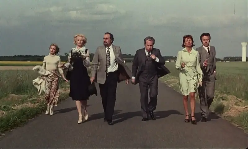 "Le charme discret de la bourgeoisie": A surrealist film that is difficult to understand