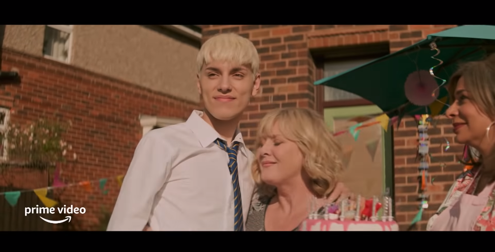 "Everybody's Talking About Jamie" released a new trailer