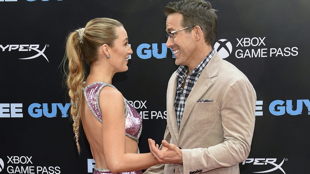 "Free Guy" premiere red carpet photos, Ryan Reynolds and his wife sweet show affection