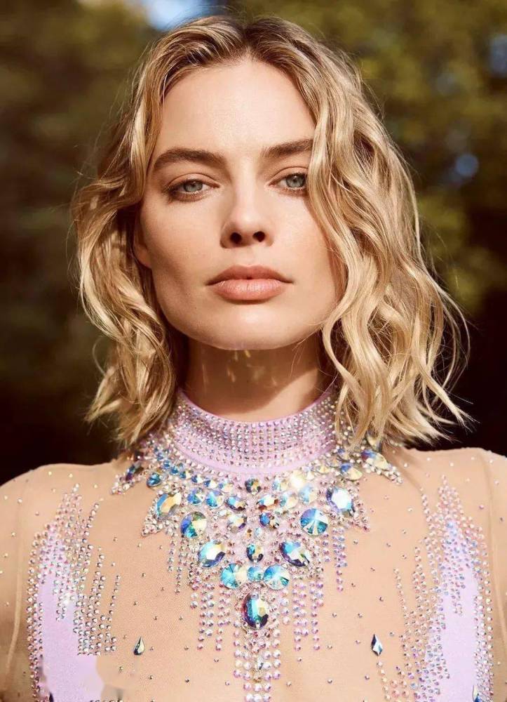 Margot Robbie: Her popularity began with "slaps" Leonardo in the face