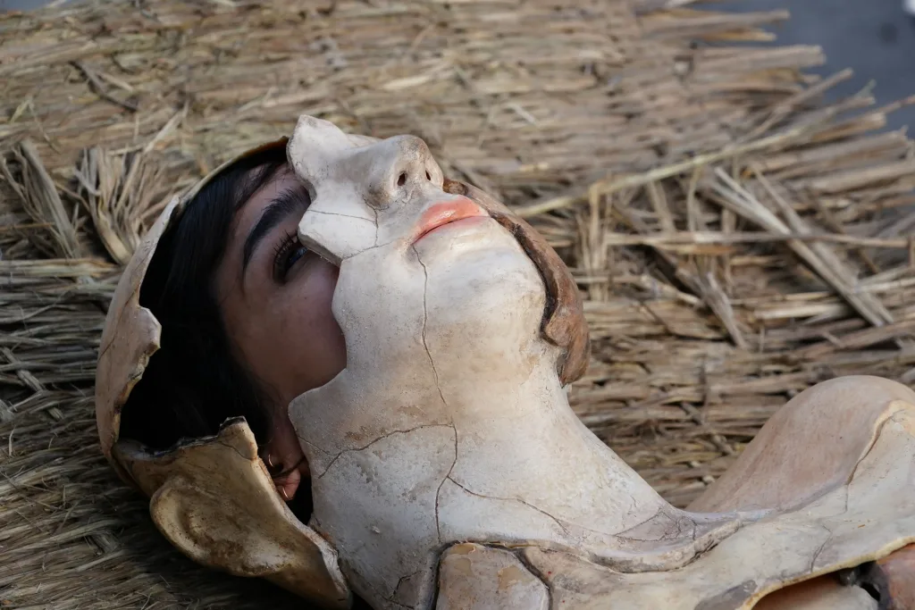 Nicholas Cage's "Prisoners of the Ghostland" exposure stills and posters