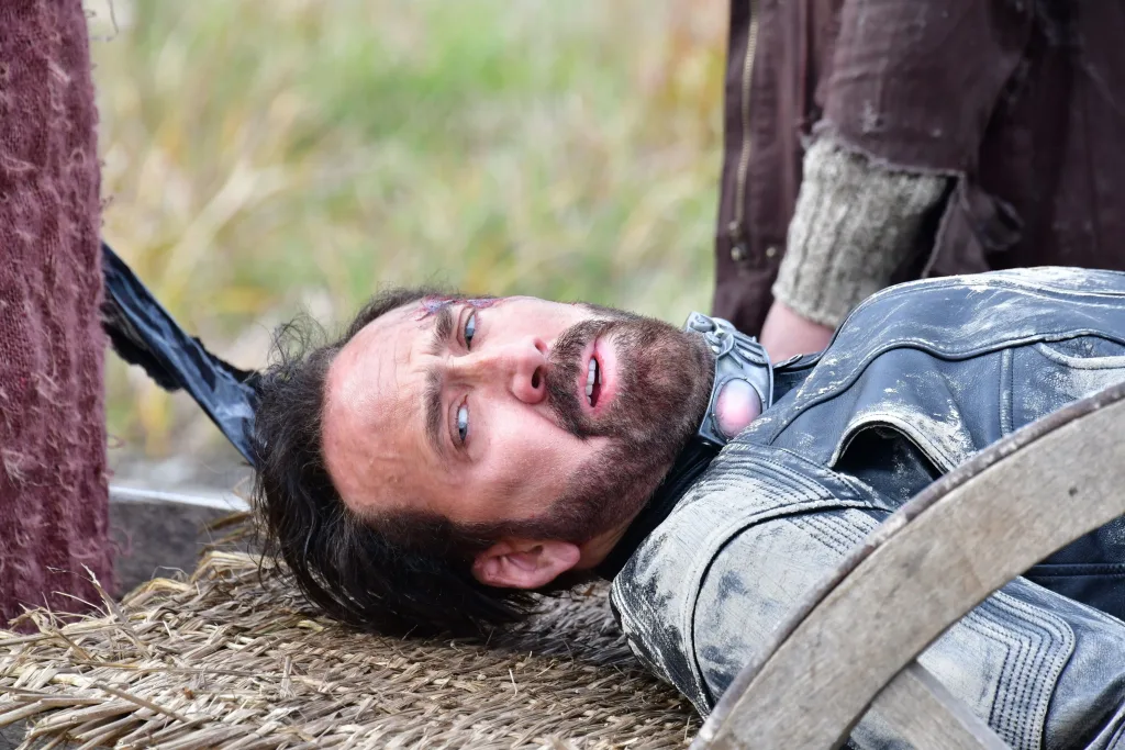 Nicholas Cage's "Prisoners of the Ghostland" exposure stills and posters