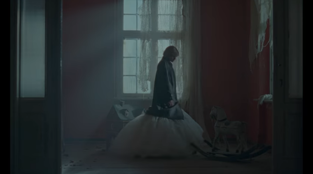 Princess Diana's Biopic "Spencer" First Exposure Trailer