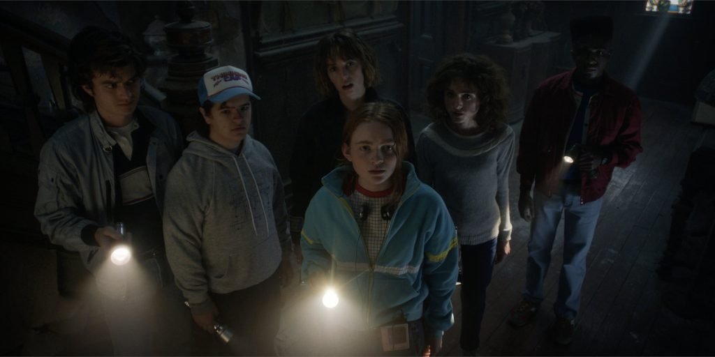 "Stranger Things Season 4" released a new pilot trailer, announcing that it will be online next year.