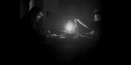 "The Lighthouse" takes you to feel the primitive fear in the ancestral image