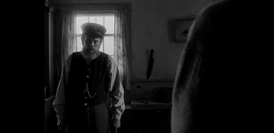 "The Lighthouse" takes you to feel the primitive fear in the ancestral image