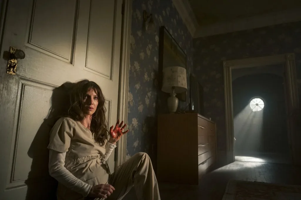 The horror film "Malignant" directed by James Wan reveals stills and work photos