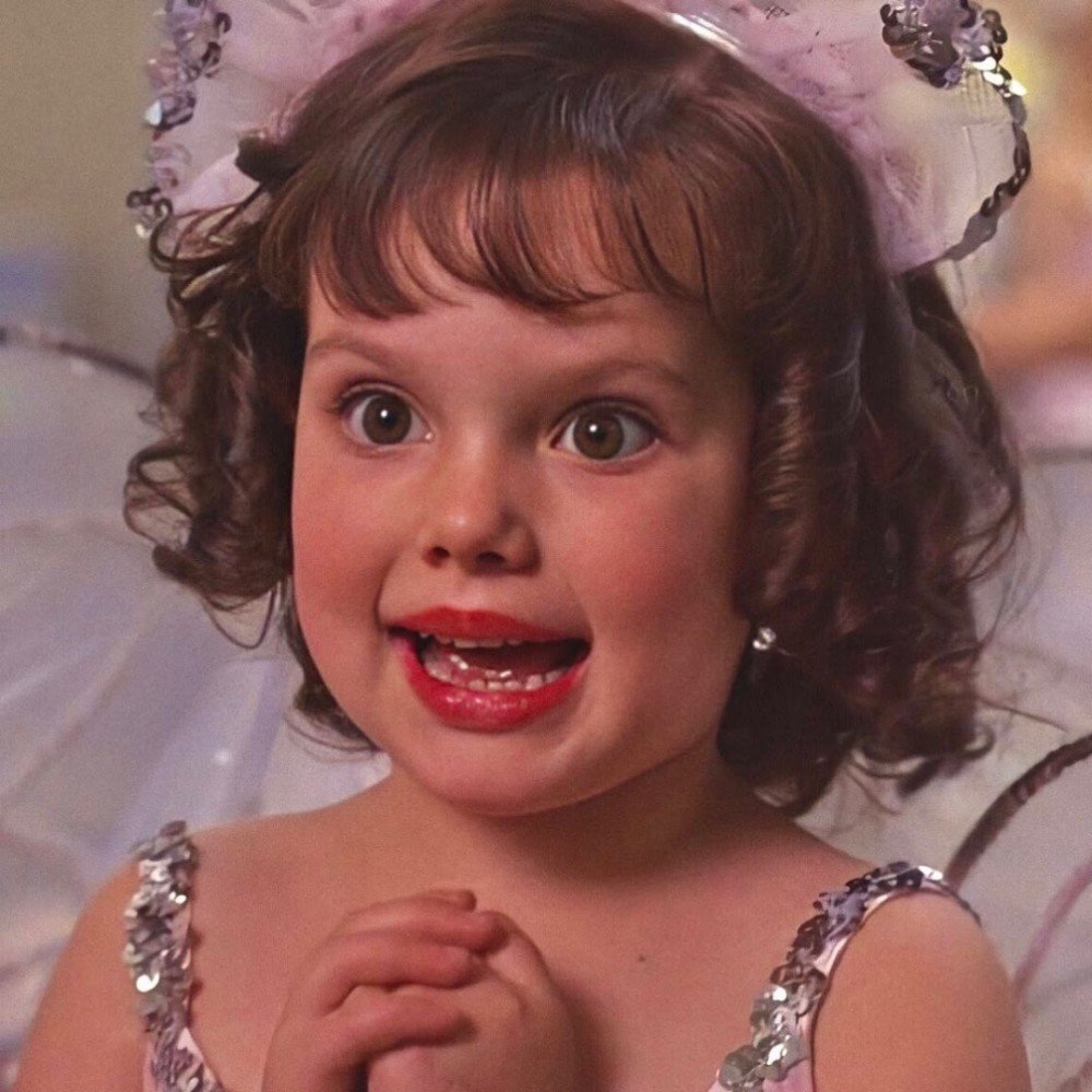 Those little loli who can be used as social account avatars in the movies