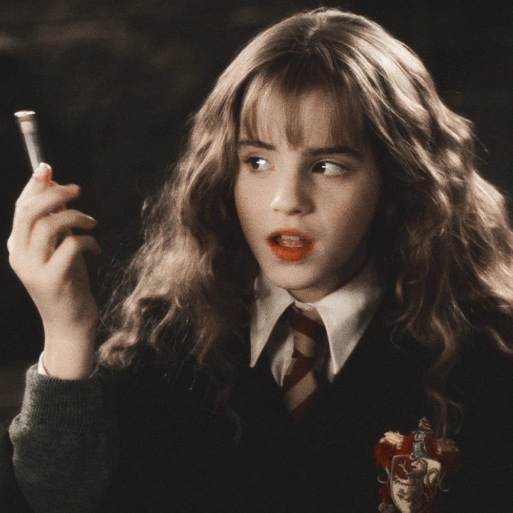 Those little loli who can be used as social account avatars in the movies