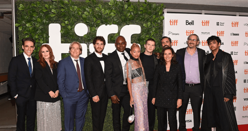 60-year-old Julianne Moore makes an elegant appearance, the new work "Dear Evan Hansen" premieres at the Toronto Film Festival