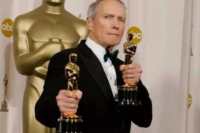 Clint Eastwood: 91-year-old man still filming, a living legend