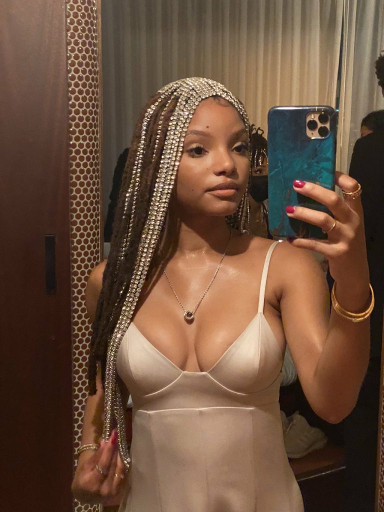 The movie "The Little Mermaid" has finished shooting, Halle Bailey exposure stylish new photo