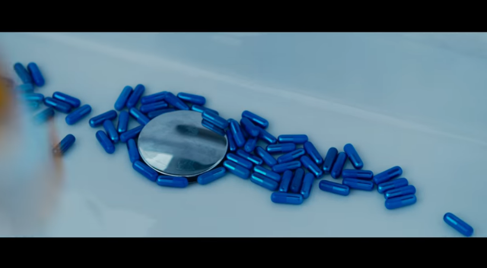 The poster and trailer of "The Matrix Resurrections" are released worldwide, the story continues the third part, Neo & Trinity both return.