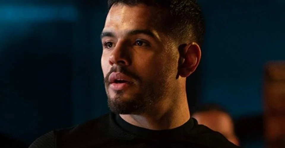 "Batgirl" chooses a male lead...or a villain?