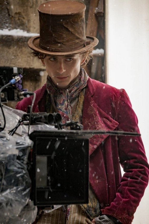 "Charlie and the Chocolate Factory" prequel "Wonka" first exposure photo of the shooting scene!