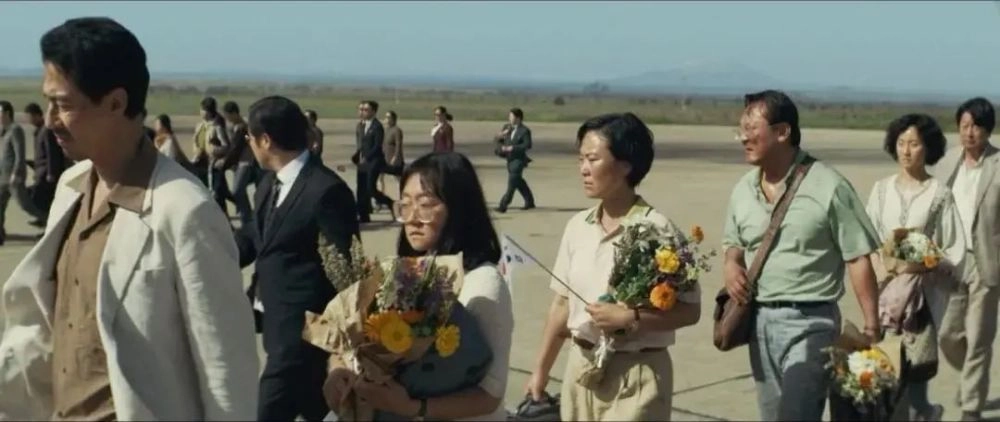 "Escape from Mogadishu": North Korean and South Korean diplomats joined forces to escape from war-torn areas