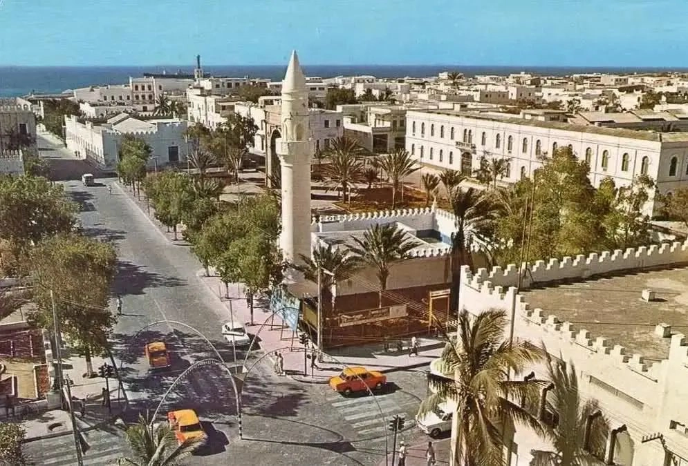 "Escape from Mogadishu": North Korean and South Korean diplomats joined forces to escape from war-torn areas