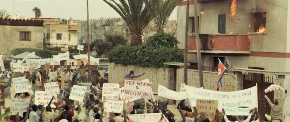 "Escape from Mogadishu": North Korean and South Korean diplomats joined forces to escape from war-torn areas