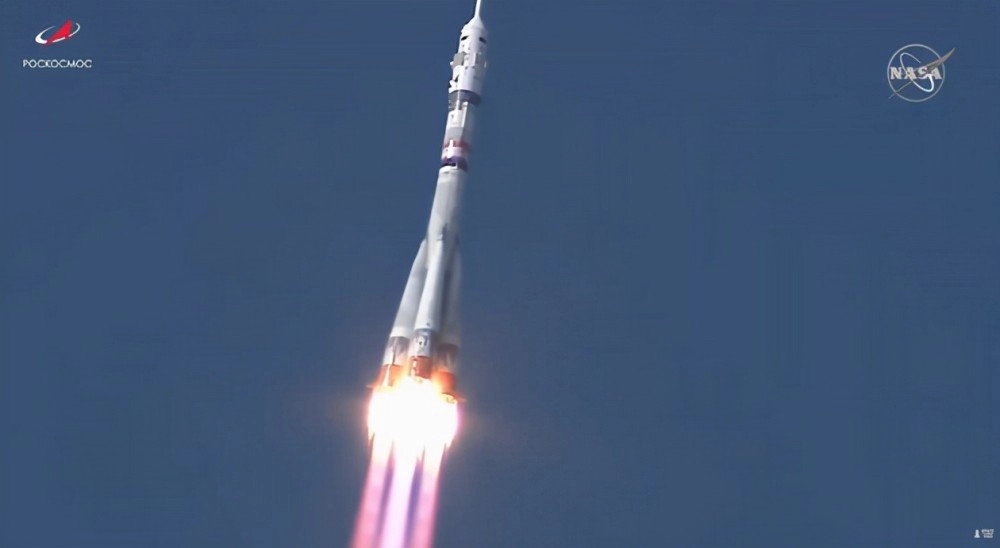 Russian directors and actresses will go to space to make movies. Would you like extra actors?