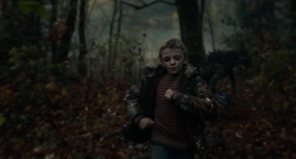 The supernatural horror film "Antlers" exposes Official Exclusive Clip, where forest monsters attack humans!