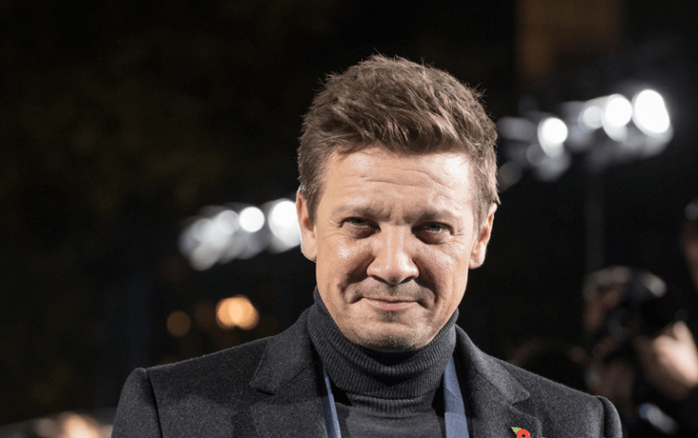 "Hawkeye" screened in London, two generations of Hawkeye in the same frame