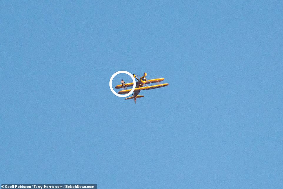 "Mission Impossible 8": 59-year-old Tom Cruise performs thrilling stunts at 2000 feet in spite of danger