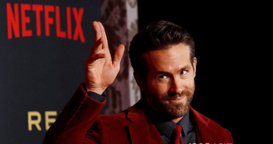 "Red Notice" premiered in Los Angeles, Gal Gadot appeared in full costume and dazzled the audience