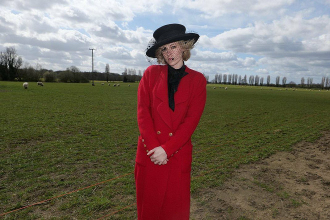 "Spencer" exposed massive behind-the-scenes photos, Kristen Stewart staged a gorgeous "fashion show"