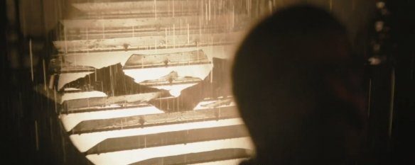 "The Batman" brand new LOGO officially announced, red and black interlaced shows the mystery