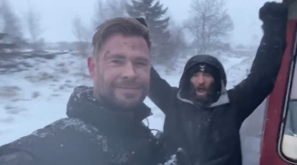 Chris Hemsworth shared the live video of the "Extraction 2" shooting: a train rushing in the wind and snow!