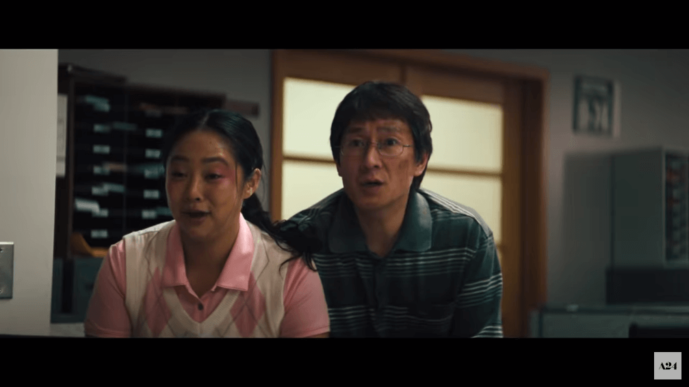 "Everything Everywhere All at Once" release the official trailer, Michelle Yeoh travels through the multiverse to save the world!