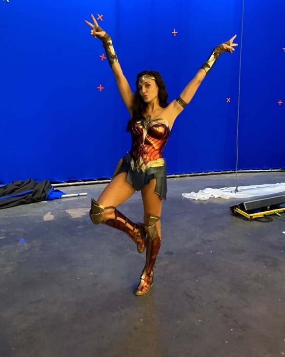 Gal Gadot shares behind-the-scenes photos of Wonder Woman 1984 I look forward to shooting a sequel-1