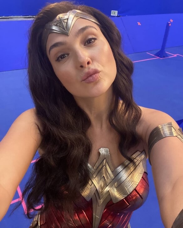 Gal Gadot shares behind-the-scenes photos of Wonder Woman 1984 I look forward to shooting a sequel-10
