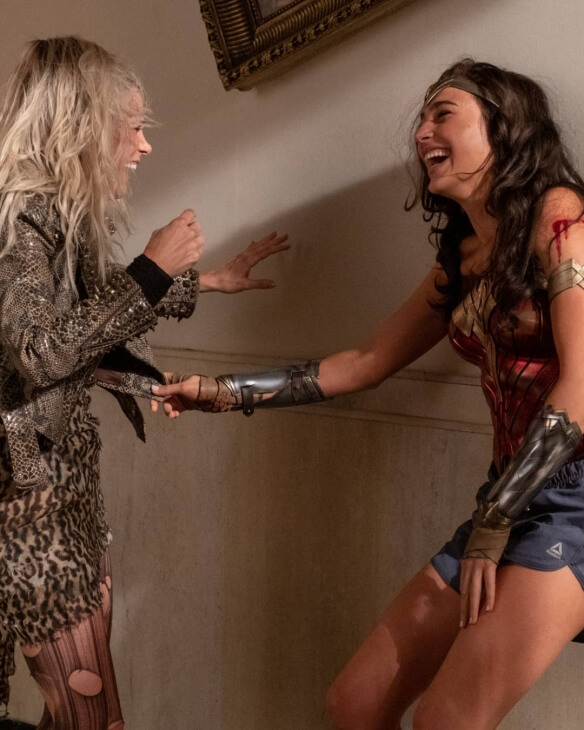 Gal Gadot shares behind-the-scenes photos of Wonder Woman 1984 I look forward to shooting a sequel-11