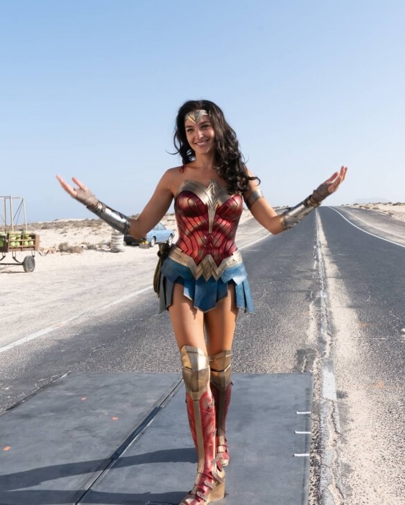 Gal Gadot shares behind-the-scenes photos of Wonder Woman 1984 I look forward to shooting a sequel-4
