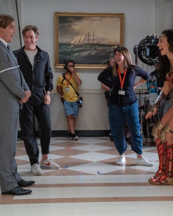 Gal Gadot shares behind-the-scenes photos of Wonder Woman 1984 I look forward to shooting a sequel-5