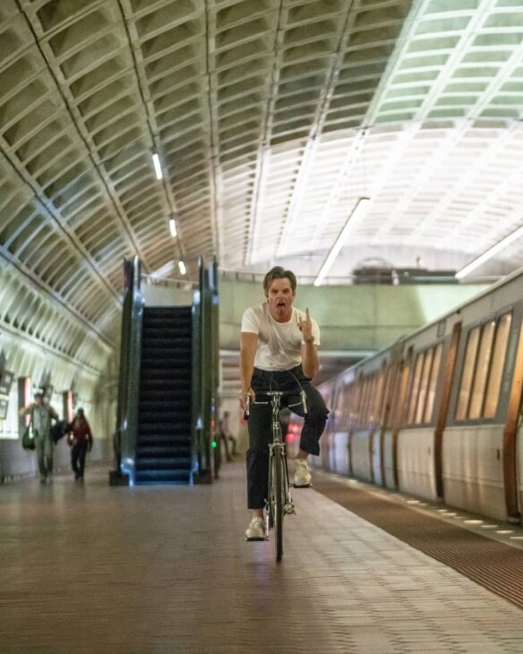 Gal Gadot shares behind-the-scenes photos of Wonder Woman 1984 I look forward to shooting a sequel-8