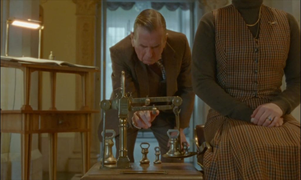 There are so many film and television works related to Diana, what is the difference in "Spencer"?