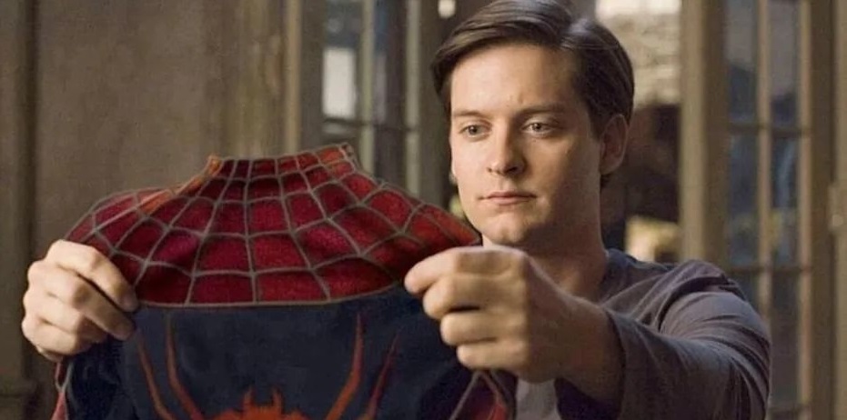 Fans beg to restart Tobey Maguire's version of Spider-Man and shoot an ending to make up for the regrets of the year