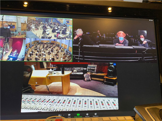 Marvel's "Doctor Strange in the Multiverse of Madness" released behind-the-scenes photos, the film's soundtrack work is steadily progressing