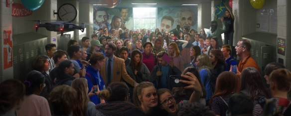 "Spider-Man: No Way Home" released an artistic concept pictures, three generations of Spider-Man standing on top of the statue