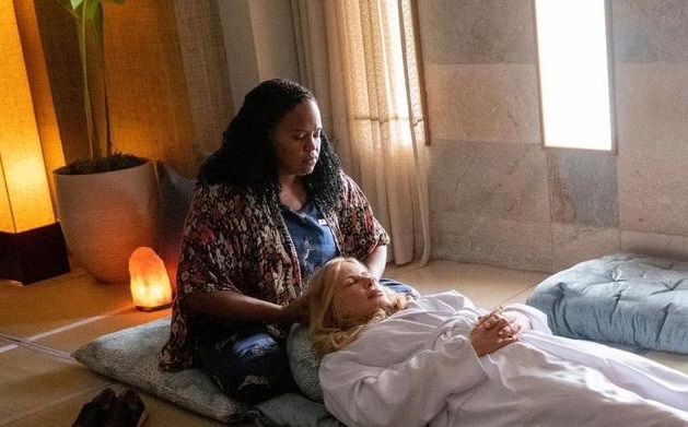 "The White Lotus Season 1" Review: How much trouble can the rich have?