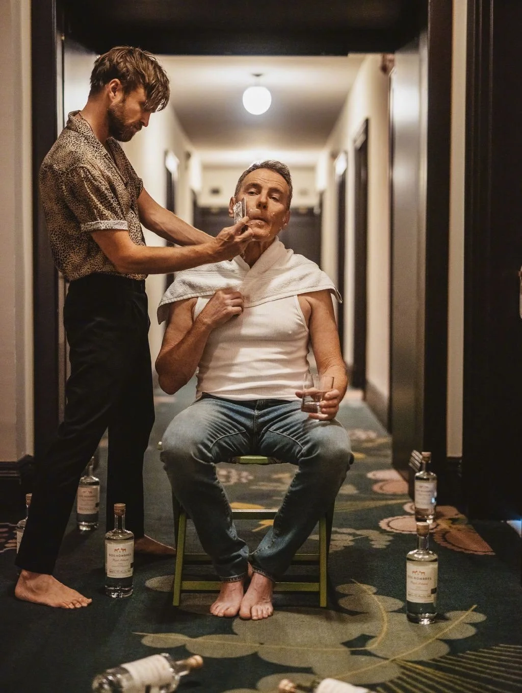 breaking-bad-walter-white-and-jesse-pinkman-reunite-for-photo-a-portrait-5