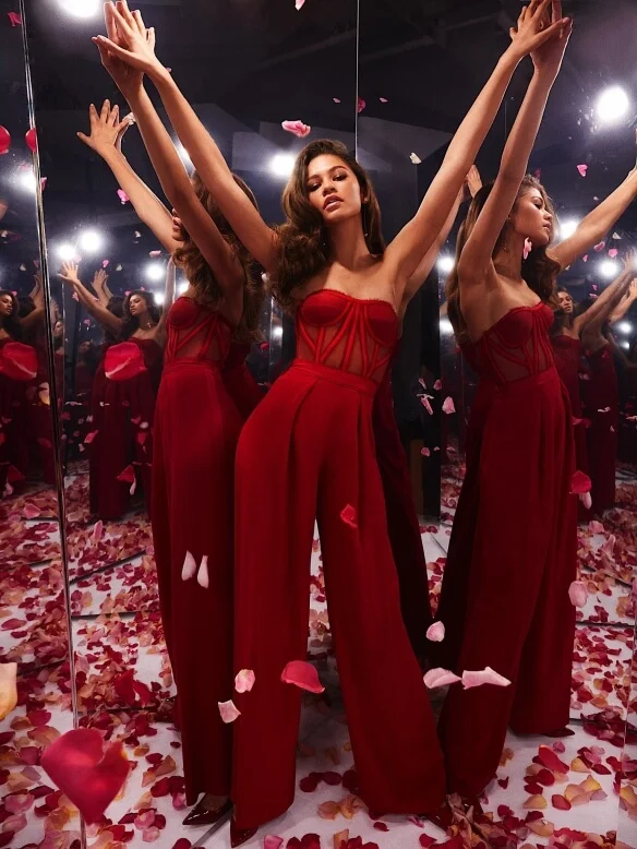 heroine-zendaya-of-spider-man-no-way-home-the-highest-grossing-actor-in-a-2021-us-movie-9