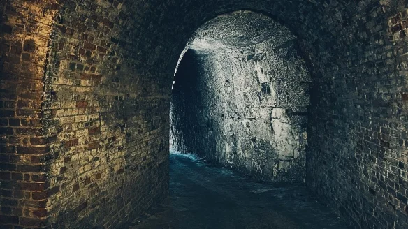 the-producer-leads-the-team-to-scout-the-scene-and-netflix-is-about-to-start-the-production-of-the-witcher-season-3-4