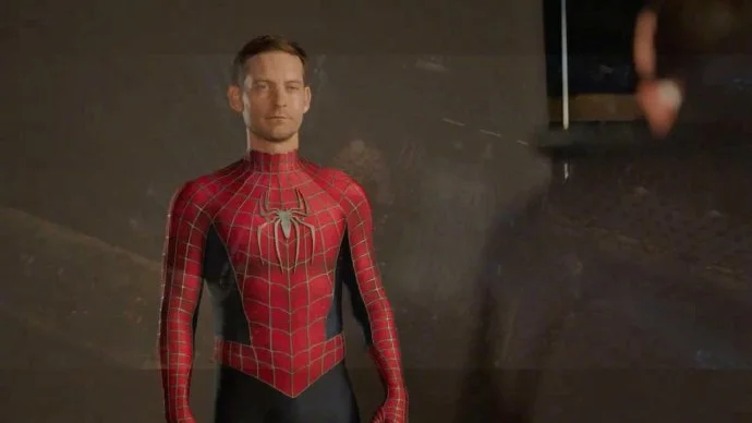 Behind-the-scenes video of the three Spider-Man in the same frame