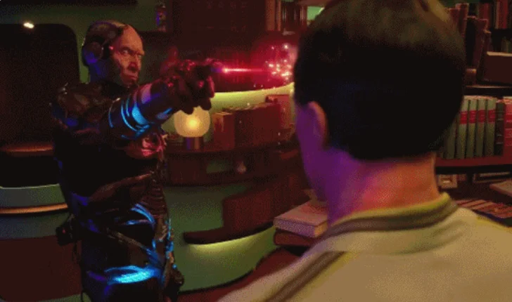 "Bigbug" Review: 2022 Netflix R-rated sci-fi comedy robot counterattacks humans!