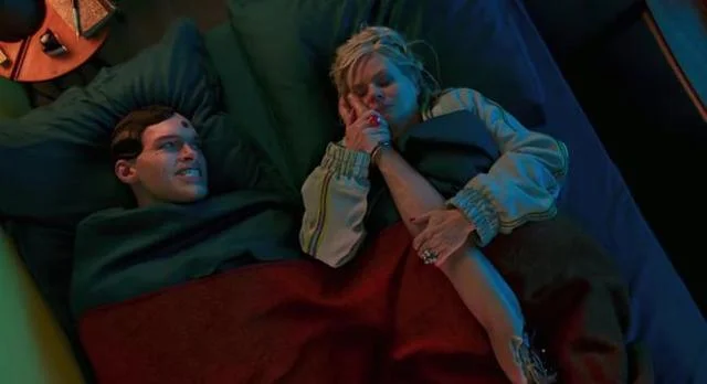 "Bigbug" Review: 2022 Netflix R-rated sci-fi comedy robot counterattacks humans!