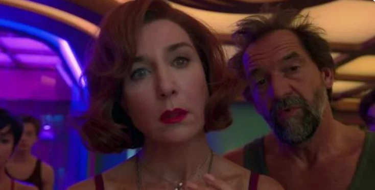 "Bigbug" Review: 2022 Netflix R-rated sci-fi comedy robot counterattacks humans!