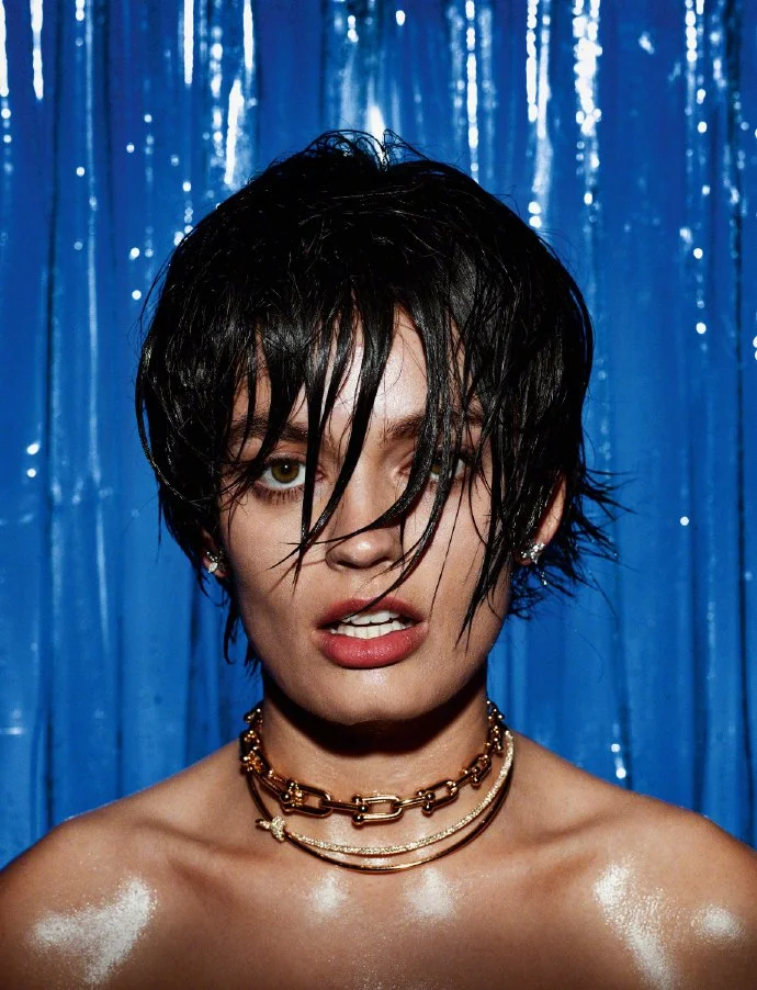 death-on-the-nile-released-emma-mackeys-flaunt-new-issue-photo-7